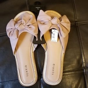 NWT Torrid Bow Sandals